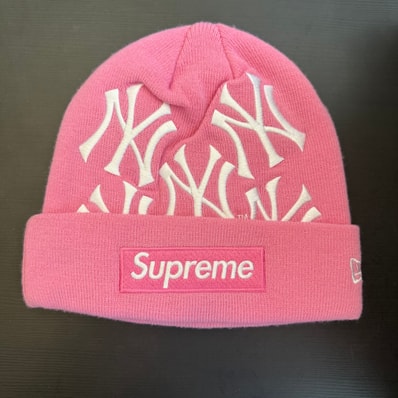 Supreme / New York Yankees / New Era Box Logo Beanie "Pink"