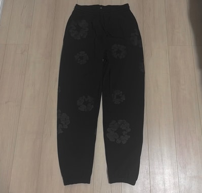 DENIM TEARS Mono Cotton Wreath Sweatpants "Black"