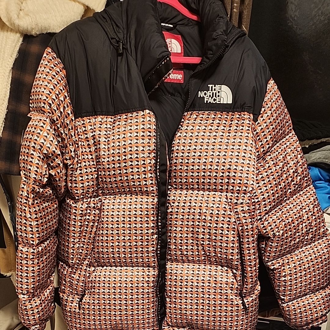 Supreme x The North Face Studded Nuptse Jacket "Red"