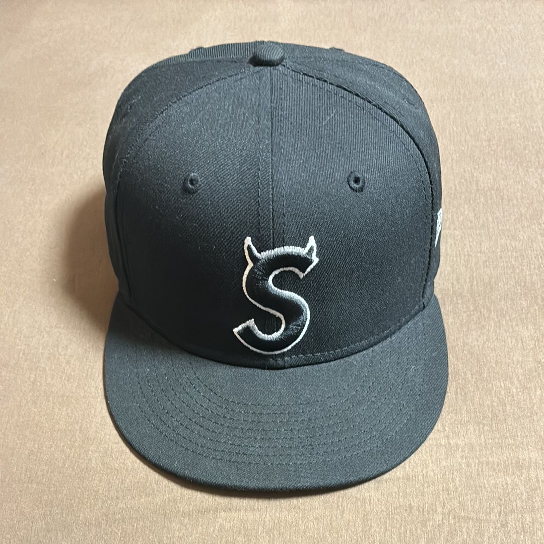 Supreme S Logo New Era "Black" (22FW)
