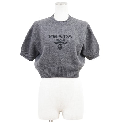 【極美品】PRADA プラダ クロップドニット サイズ 36 レディース 2025年製 ロゴ 刺繍 ウール × カシミヤ ミドルゲージ セーター ショートレングス ショートスリーブ 短丈 半袖 トップス グレー 灰色 イタリア製