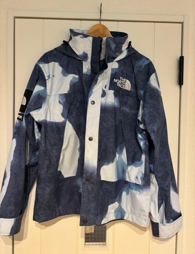 Supreme x The North Face Bleached Denim Print Mountain Jacket "Indigo"