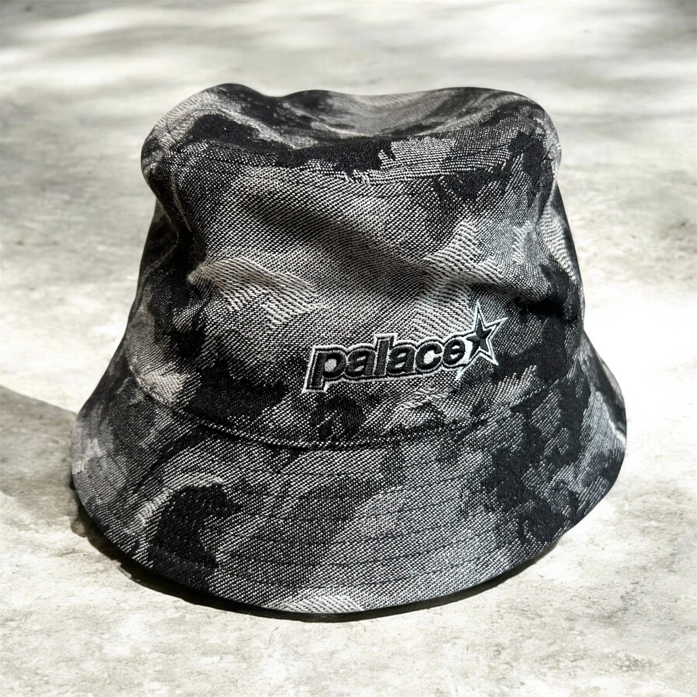 PALACE P Star Bucket Hat "Black"