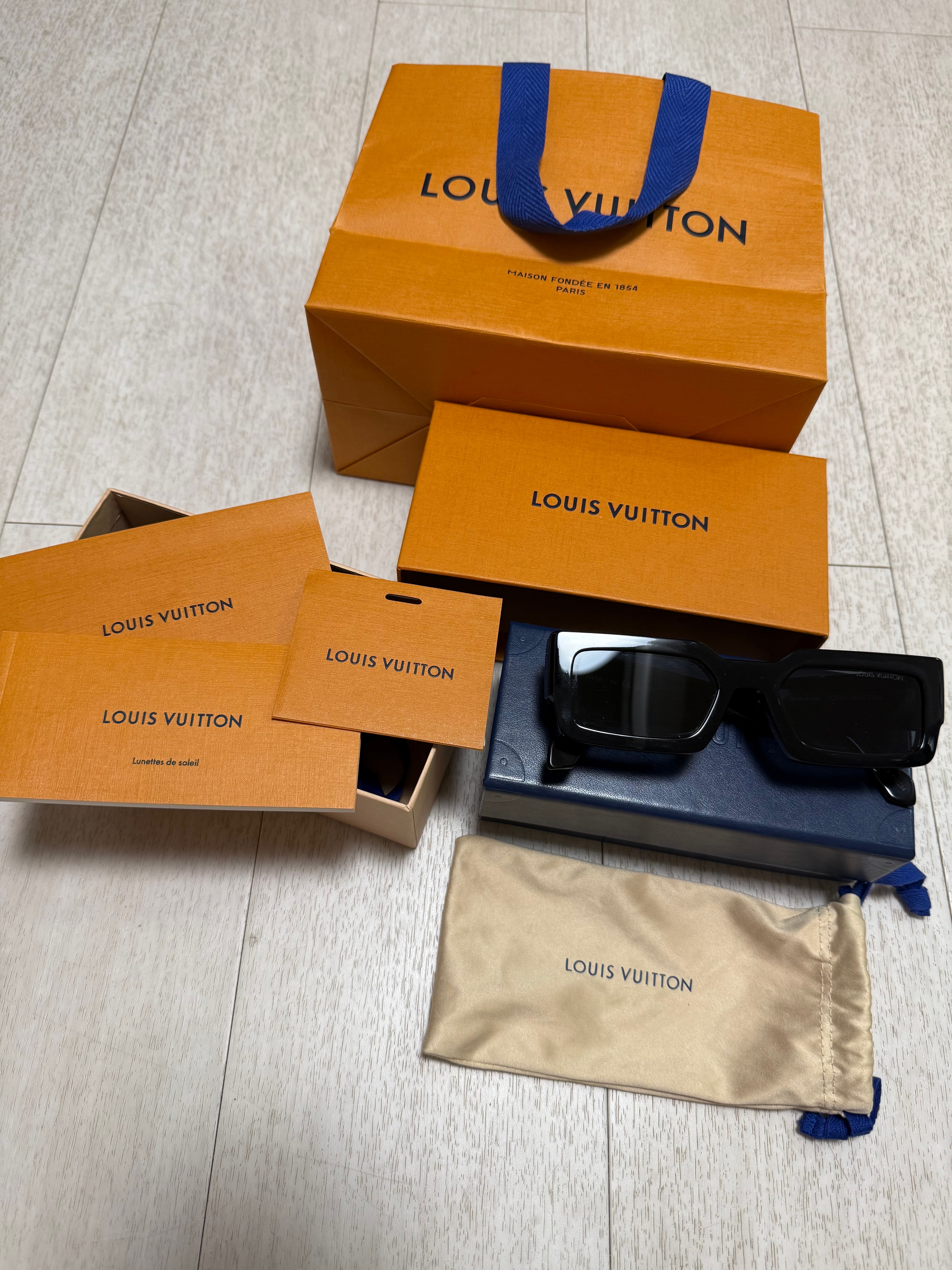 Louis Vuitton LV Clash Square Sunglasses "Noir"