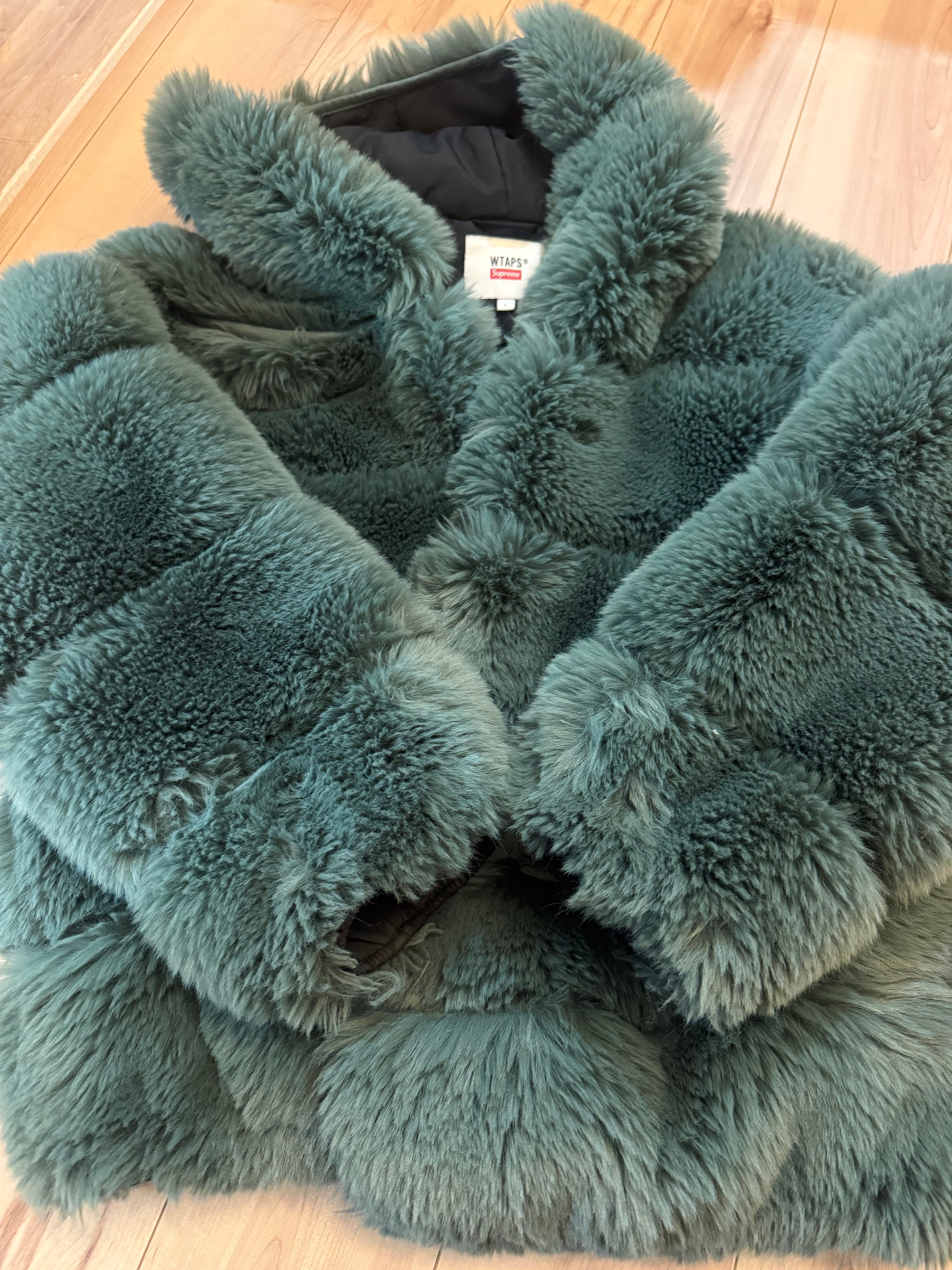 Supreme / WTAPS Faux Fur Hooded Jacket "Green"