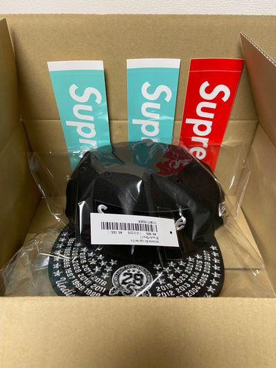 Supreme Undisputed Box Logo New Era "Black"