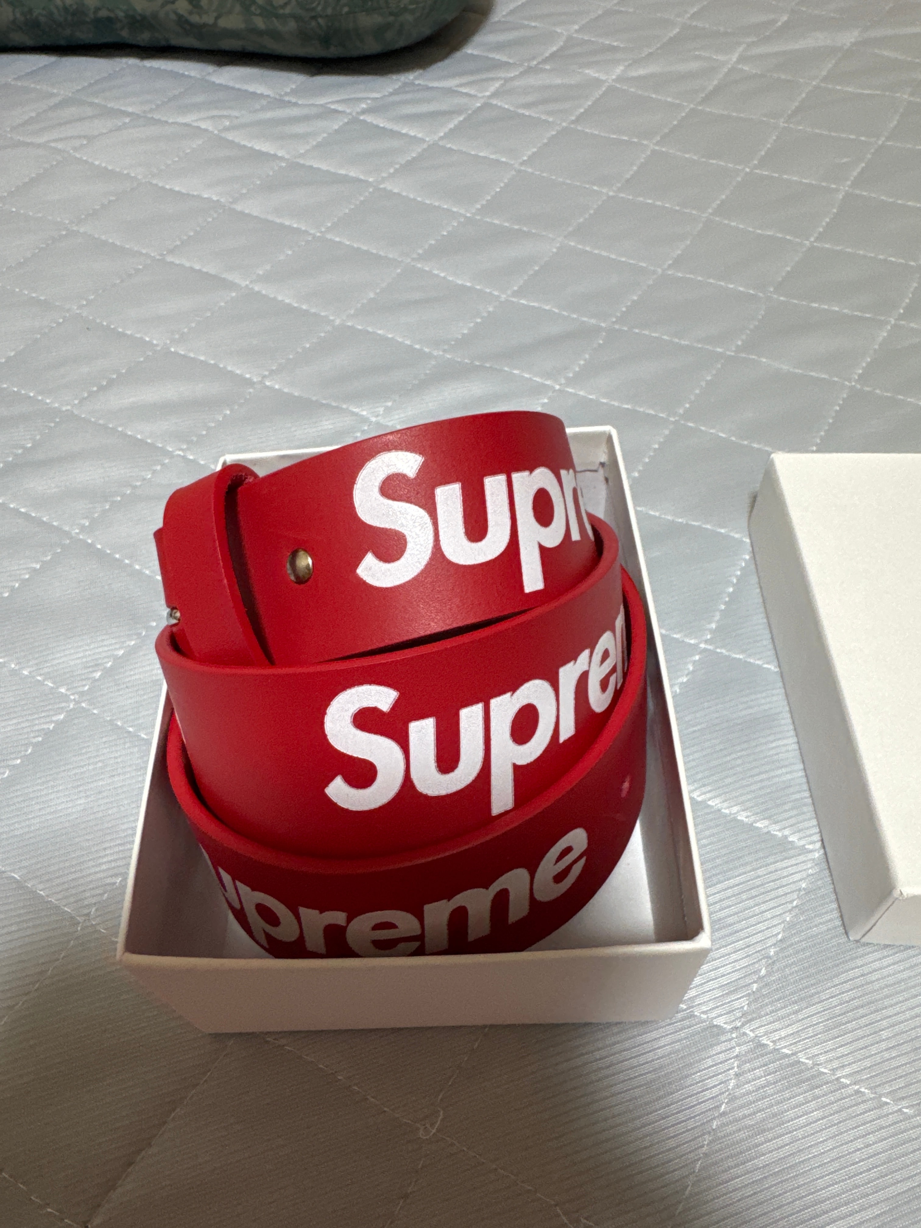 Supreme Repeat Leather Belt (25FW) "Red"