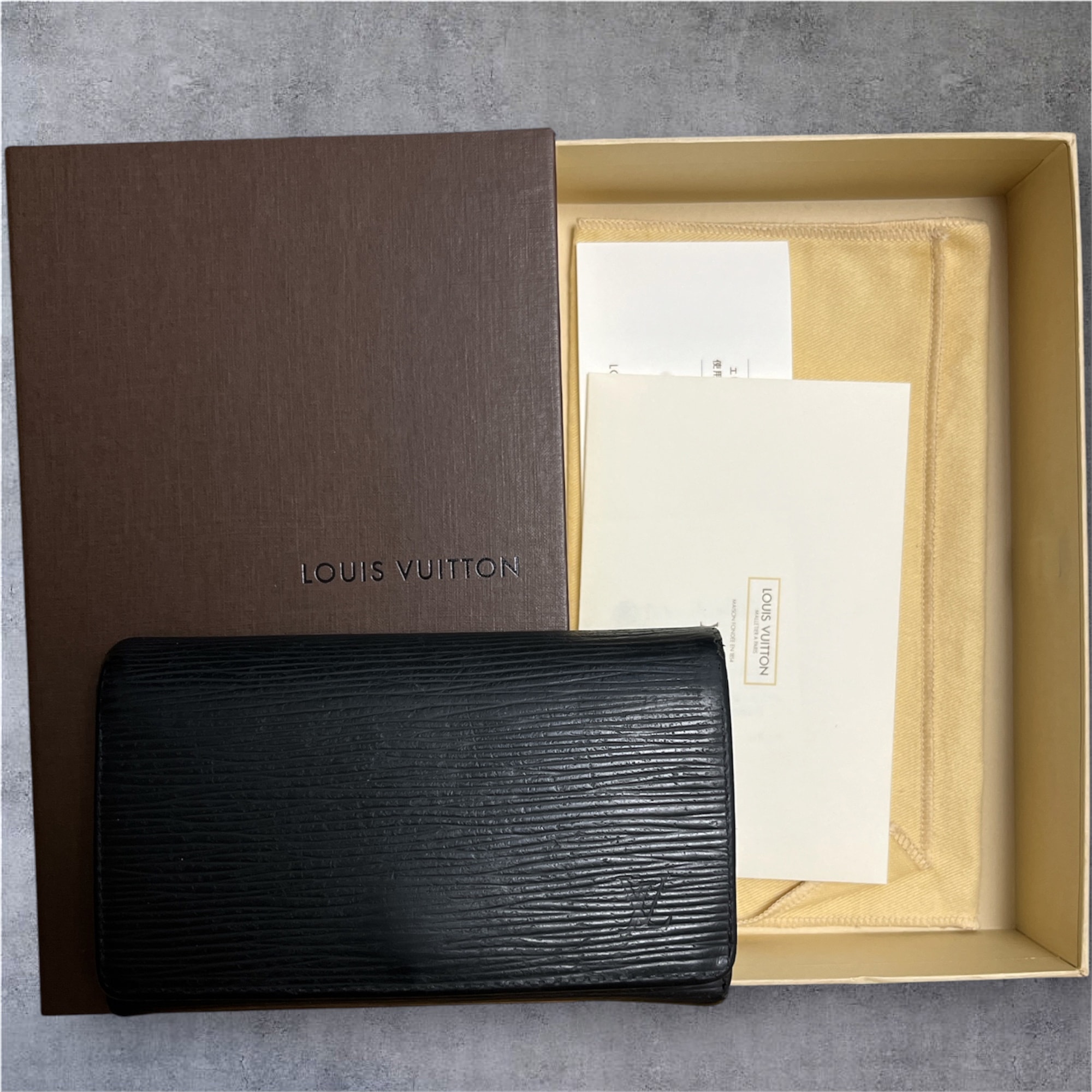 Louis Vuitton Tresor Wallet Epi "Noir"