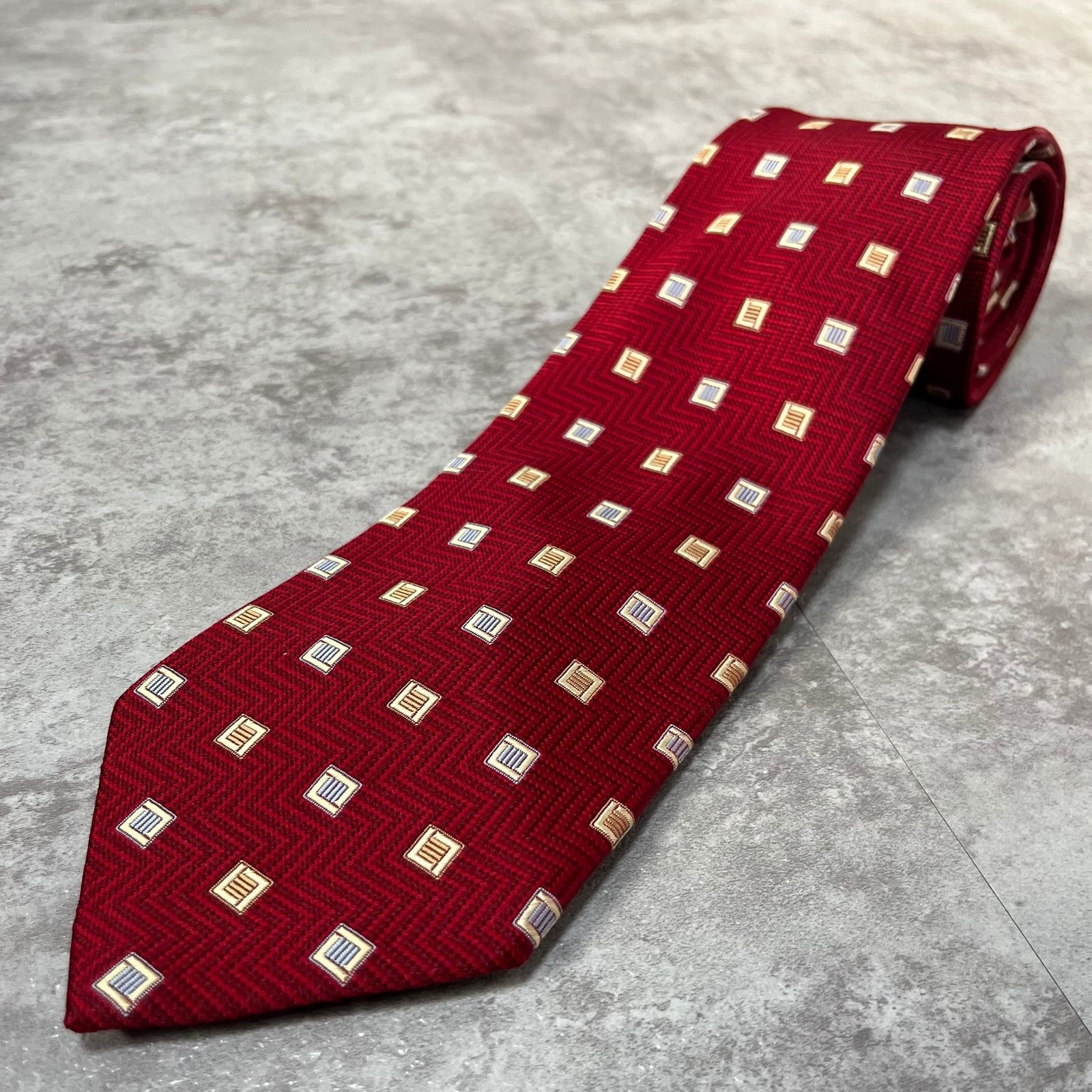 【BURBERRY】バーバリー 小紋柄ネクタイ チェック柄 スクエアモチーフ シルク100% メンズ 日本製 レッド 赤色 ゴールド 金色 ホワイト 白色 小紋柄 ビジネスネクタイ ブランドネクタイ クラシックデザイン