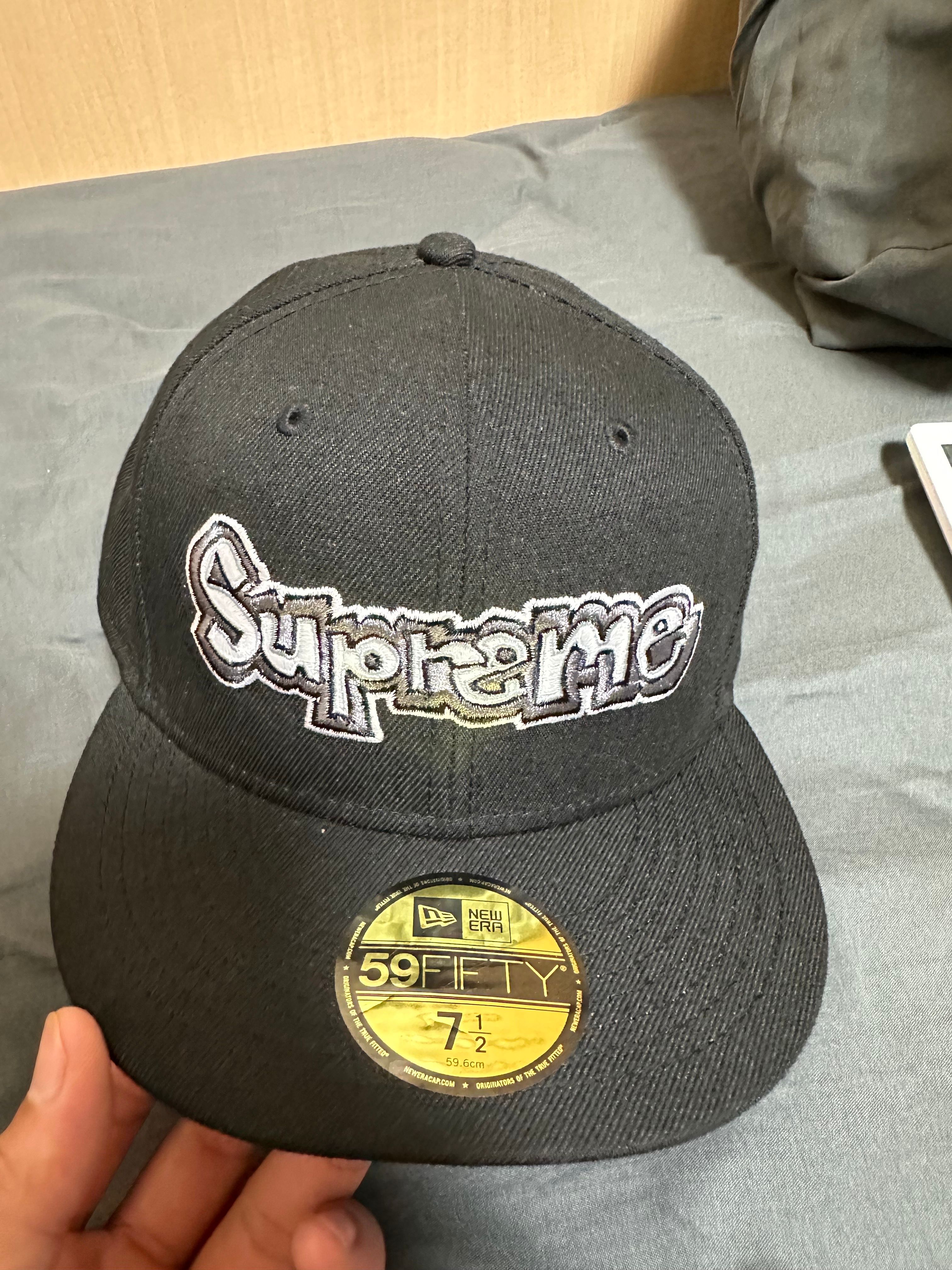 Supreme Gonz Logo New Era® "Black"