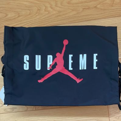 Supreme x Jordan Drawstring Bag "Black"