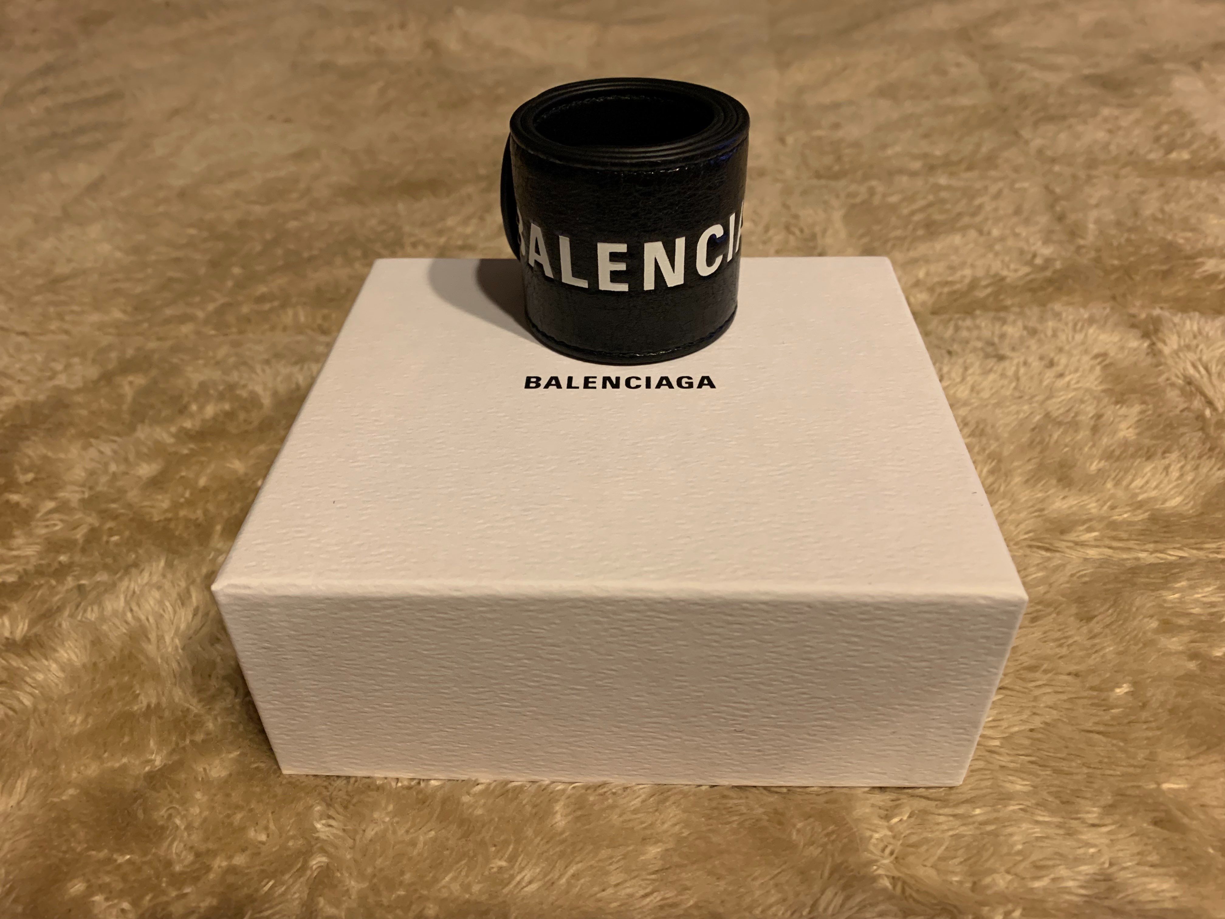 バレンシアガ サイクルブレスレット