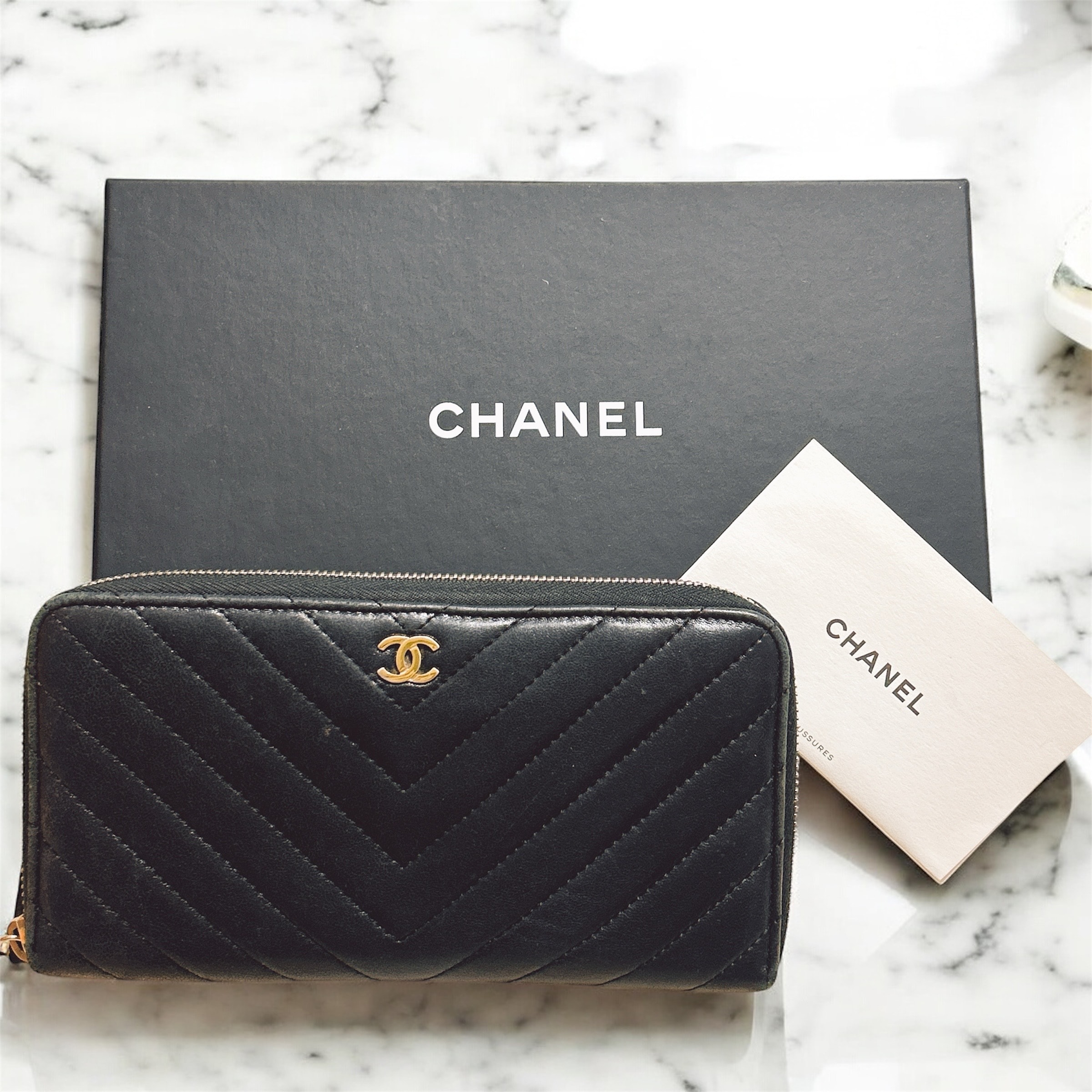 CHANEL レディース 長財布 シェブロン ラウンドファスナー Vステッチ