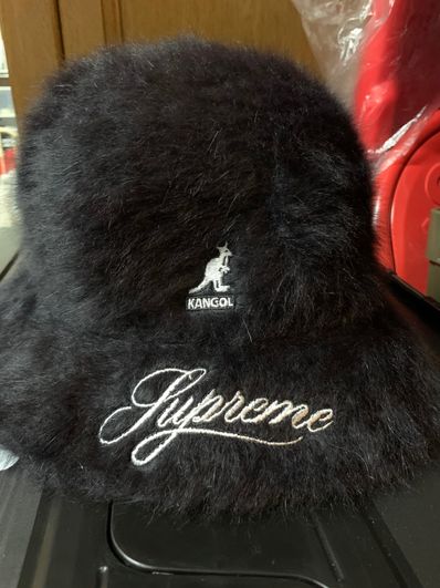 Supreme / Kangol Furgora Casual "Black"