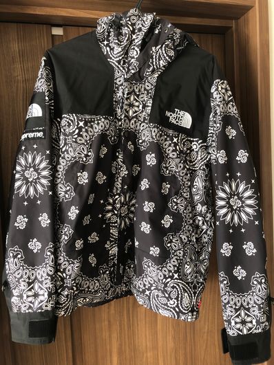 Supreme The North Face Bandana Mountain Parka "Black"