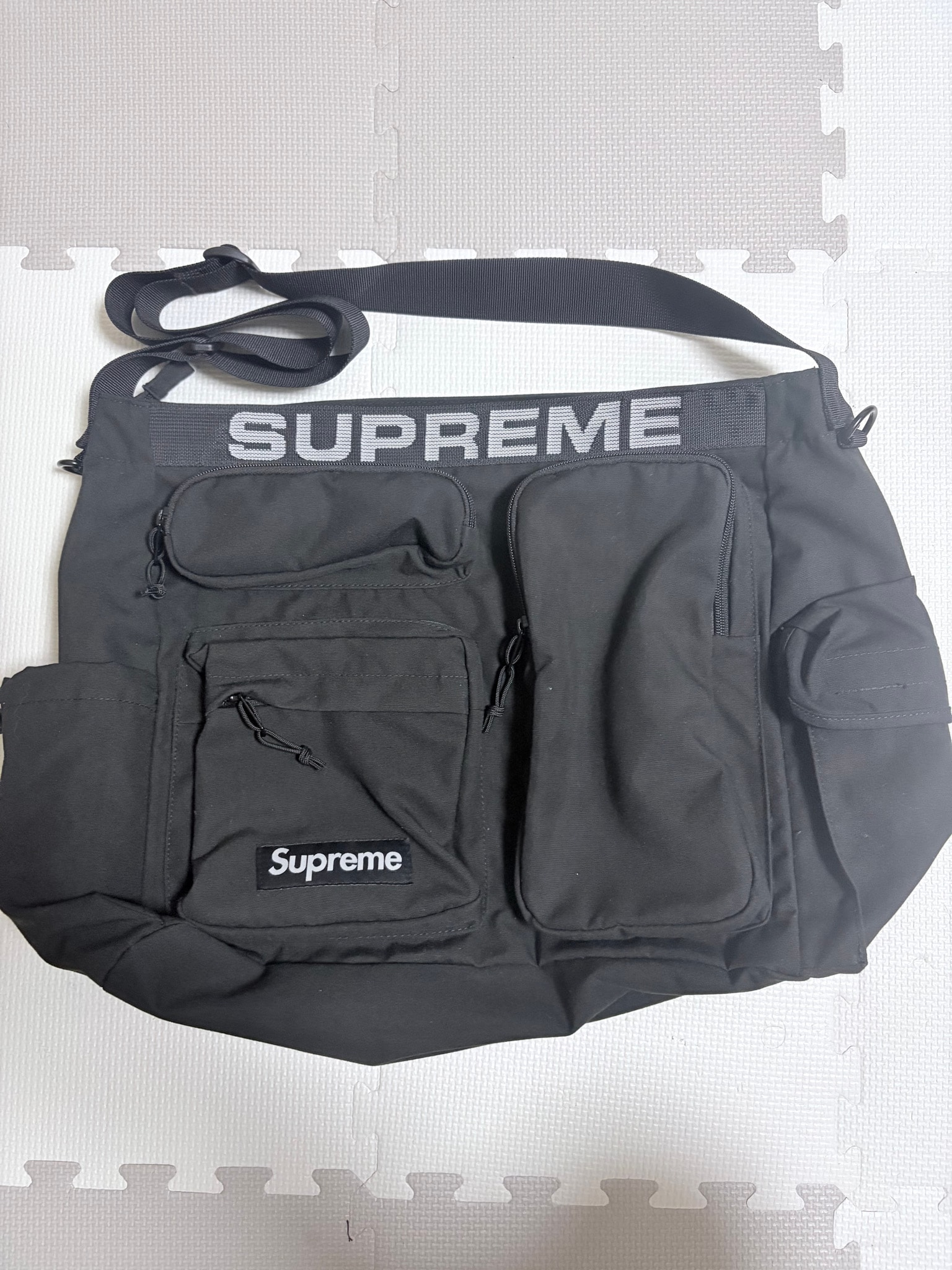 Supreme Field Messenger Bag "Black" (23SS)