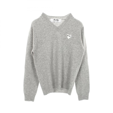 プレイコムデギャルソン PLAY COMME des GARCONS ハートパッチ Vネック ニット 衣料品 トップス ウール メンズ グレー系 【中古】