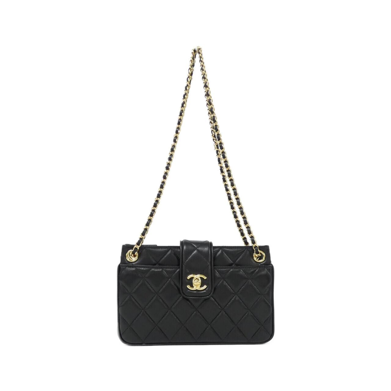 シャネル チェーンクラッチ