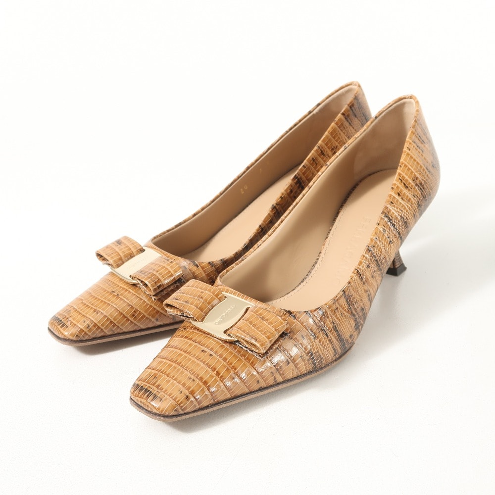 未使用に近い】□美品□Salvatore Ferragamo サルヴァトーレフェラガモ