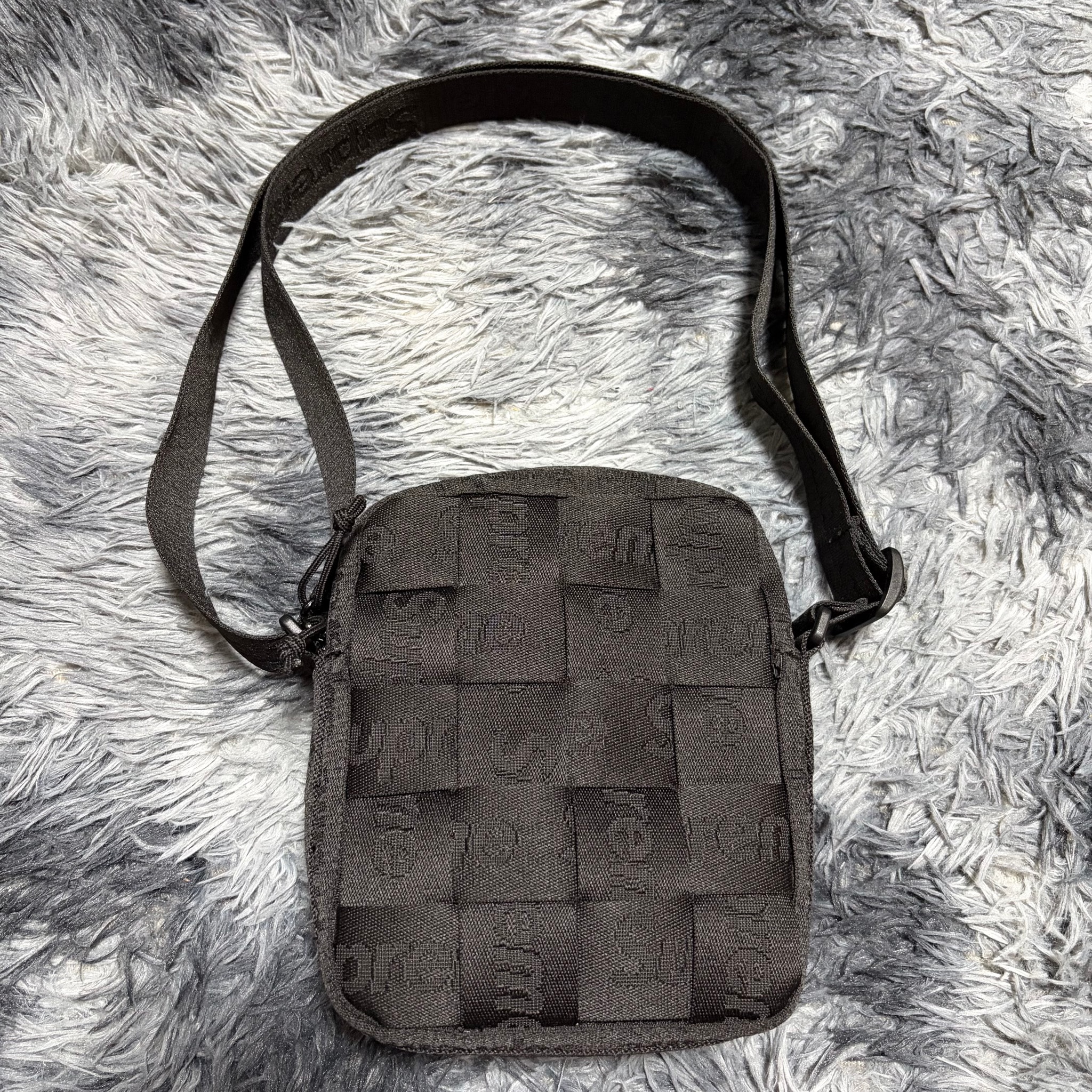 Supreme Woven Shoulder Bag "Black" (24SS)