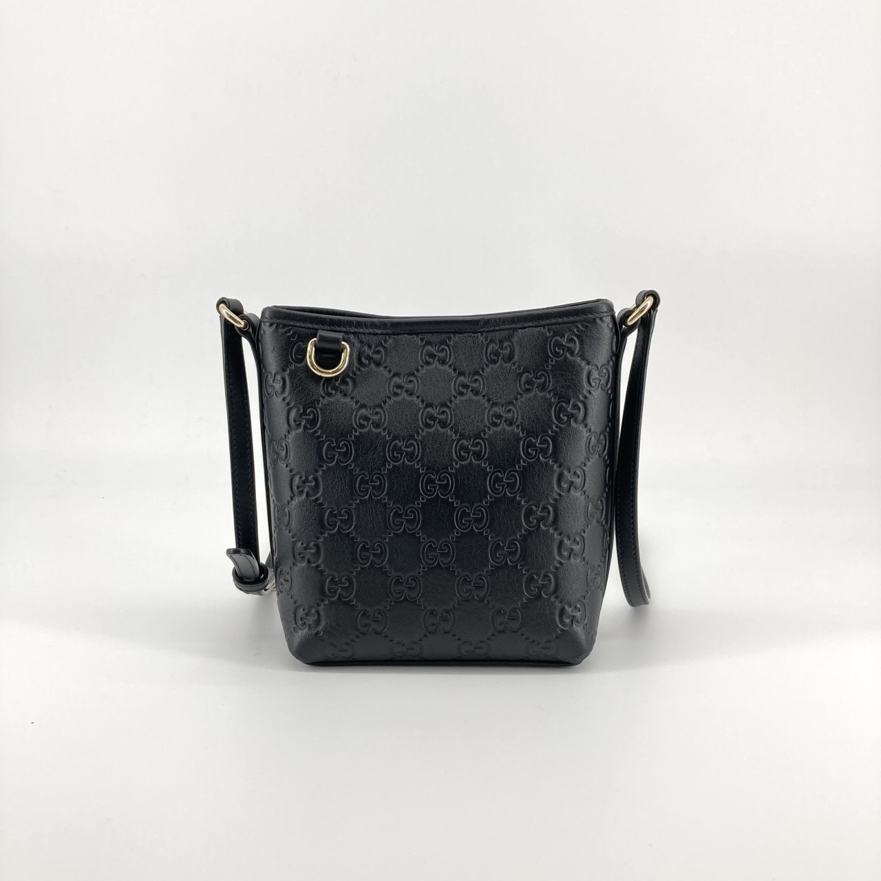 GUCCI(グッチ) GGエンブレム ナノ バケットバッグ レザー ゴールド金具 847090 ショルダーバッグ ブラック