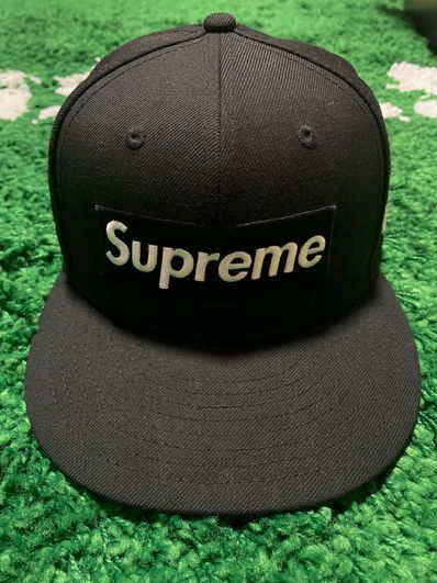 Supreme World Famous Box Logo New Era® "Black"