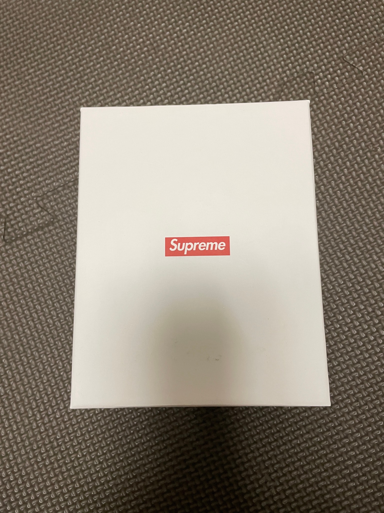 Supreme Repeat Leather Belt (25FW) "Red"