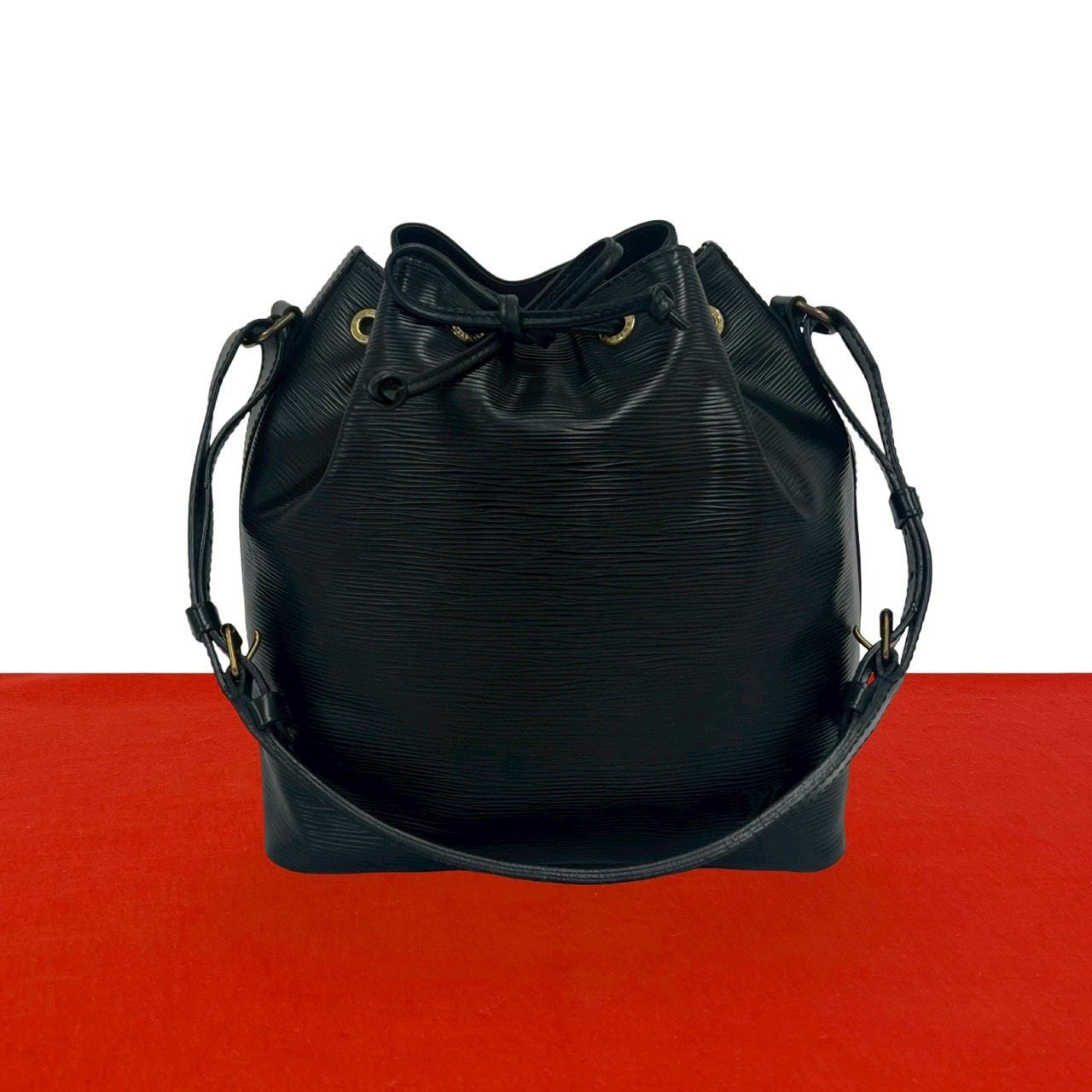 LOUIS VUITTON ルイヴィトン プチ ノエ エピ レザー ショルダーバッグ ブラック
 23611