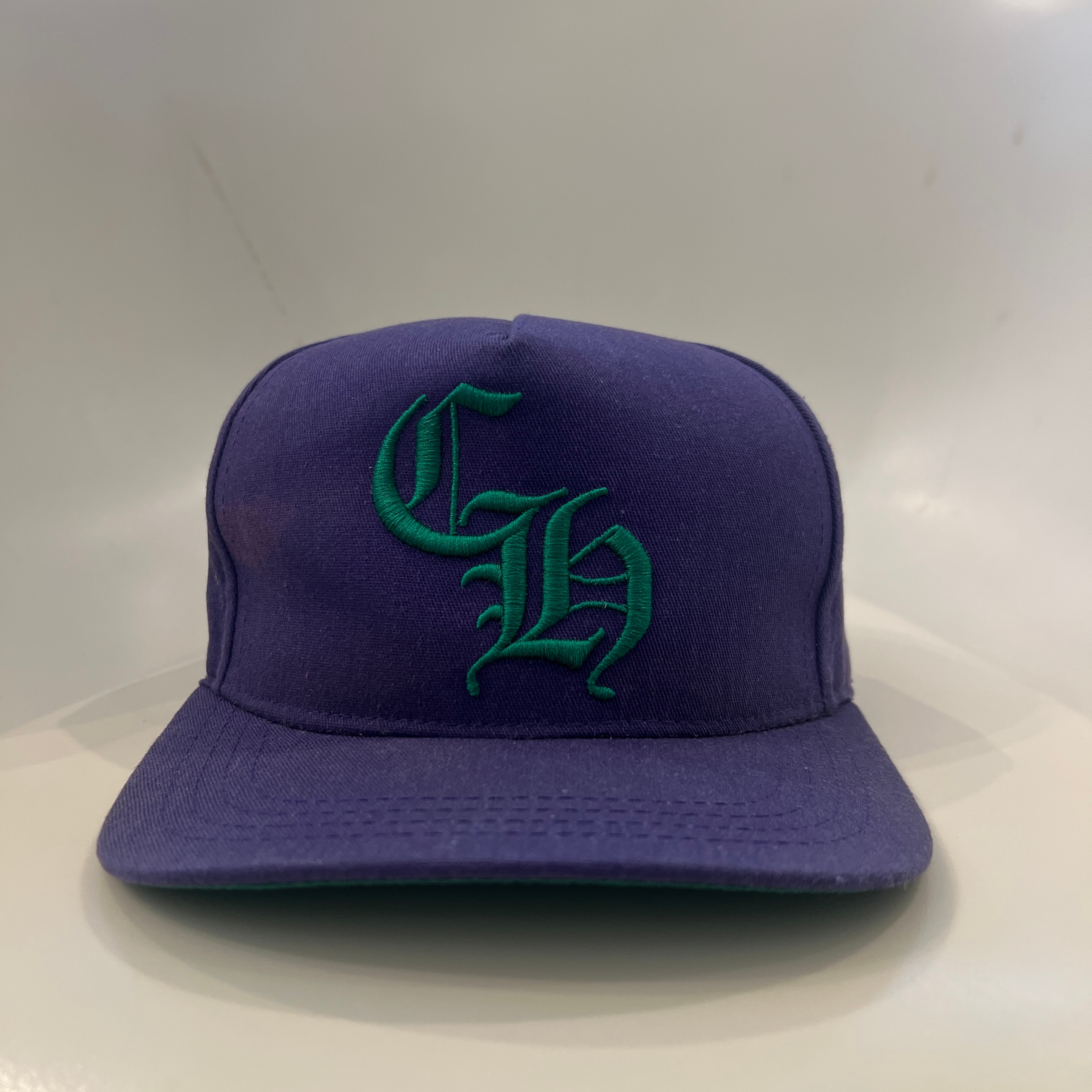 クロムハーツ ベースボールキャップ 5パネル CH "パープル/グリーン"