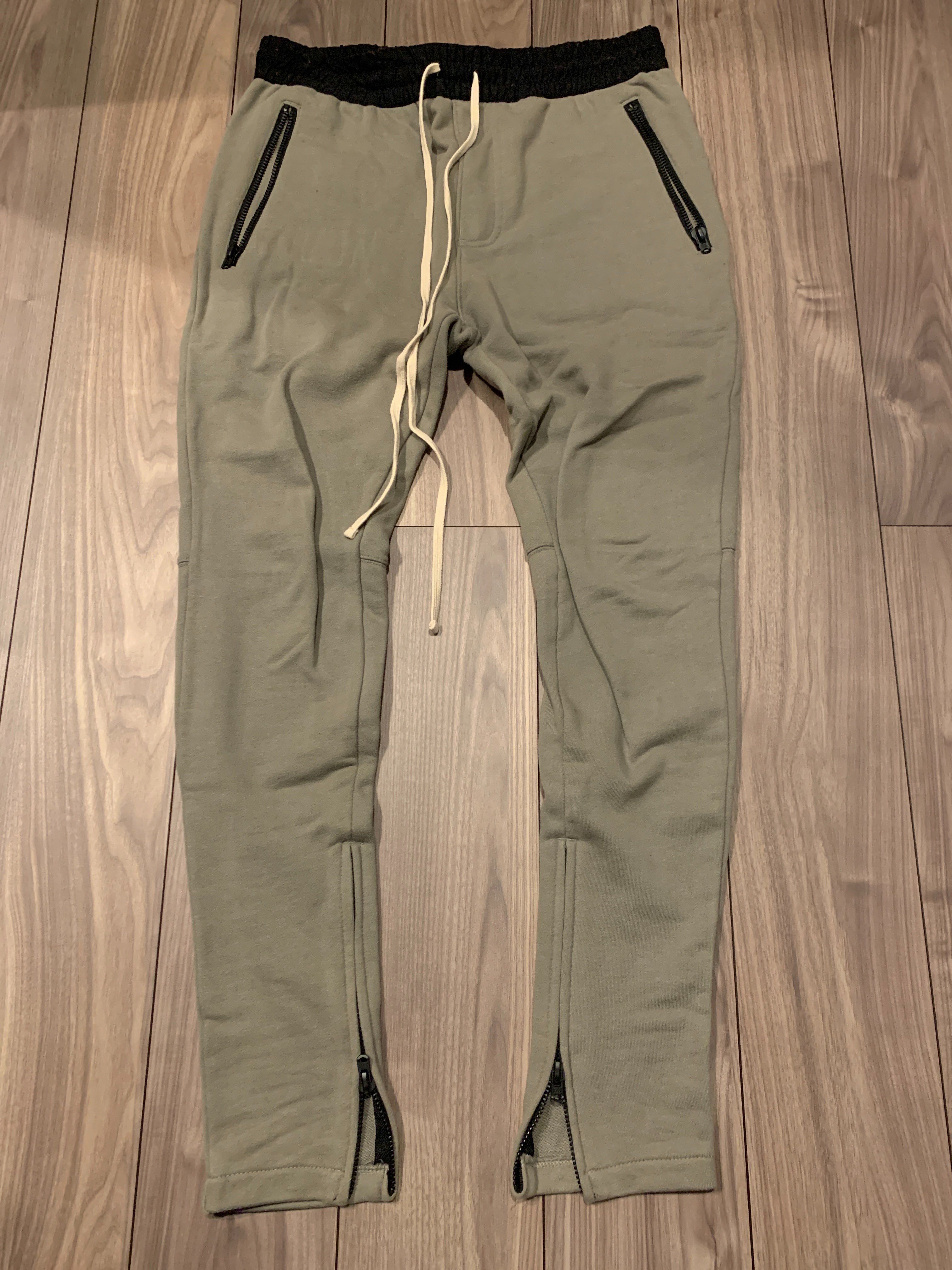 FEAR OF GOD ESSENTIALS SWEATPANT "Amber"