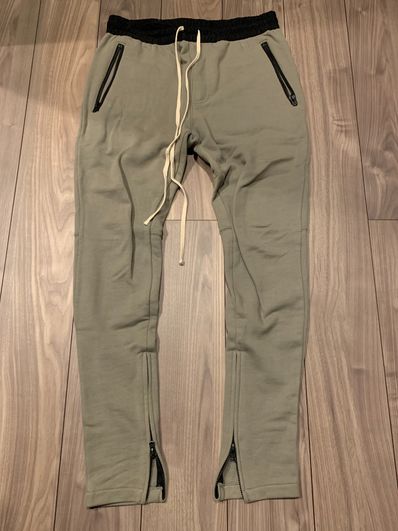 FEAR OF GOD ESSENTIALS SWEATPANT "Amber"