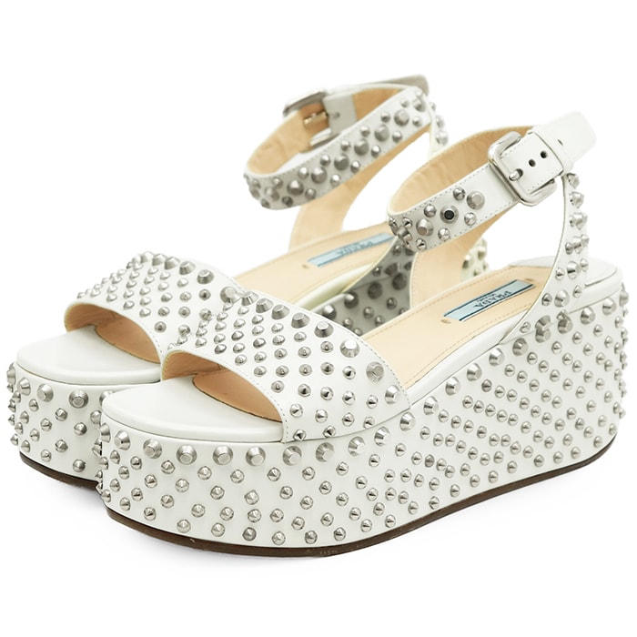【SALE】PRADA プラダ プラットフォームサンダル サイズ 38 レディース スタッズ レザー アンクルストラップ オープントゥ 厚底 シューズ 革靴 ホワイト 白 イタリア製