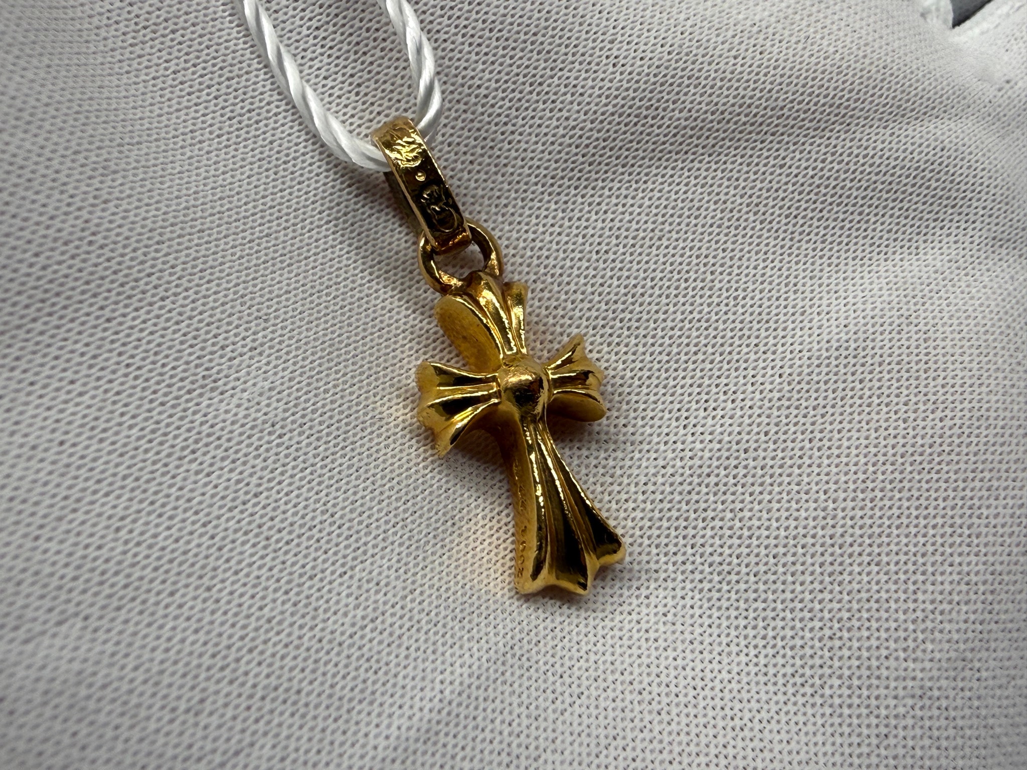 Chrome Hearts 22K Cross Baby Fat Charm "Yellow Gold"