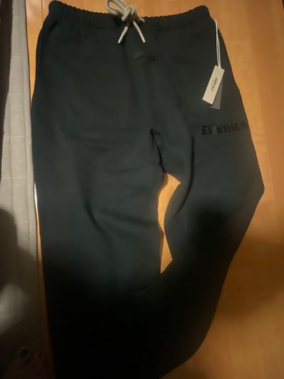 ESSENTIALS エッセンシャルズ