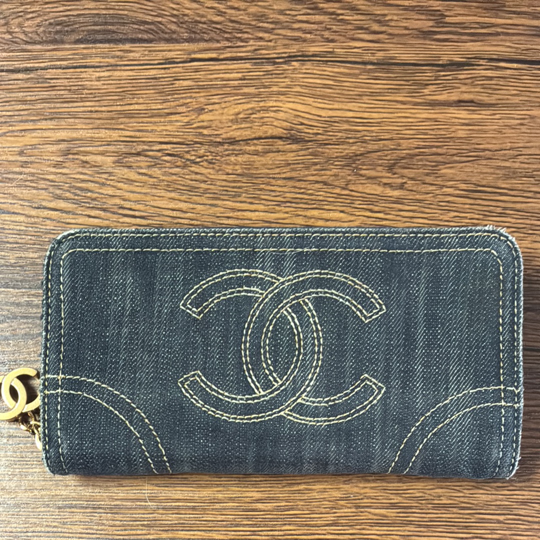 CHANELスパークリングデニム ココマーク ラウンドファスナー長財布