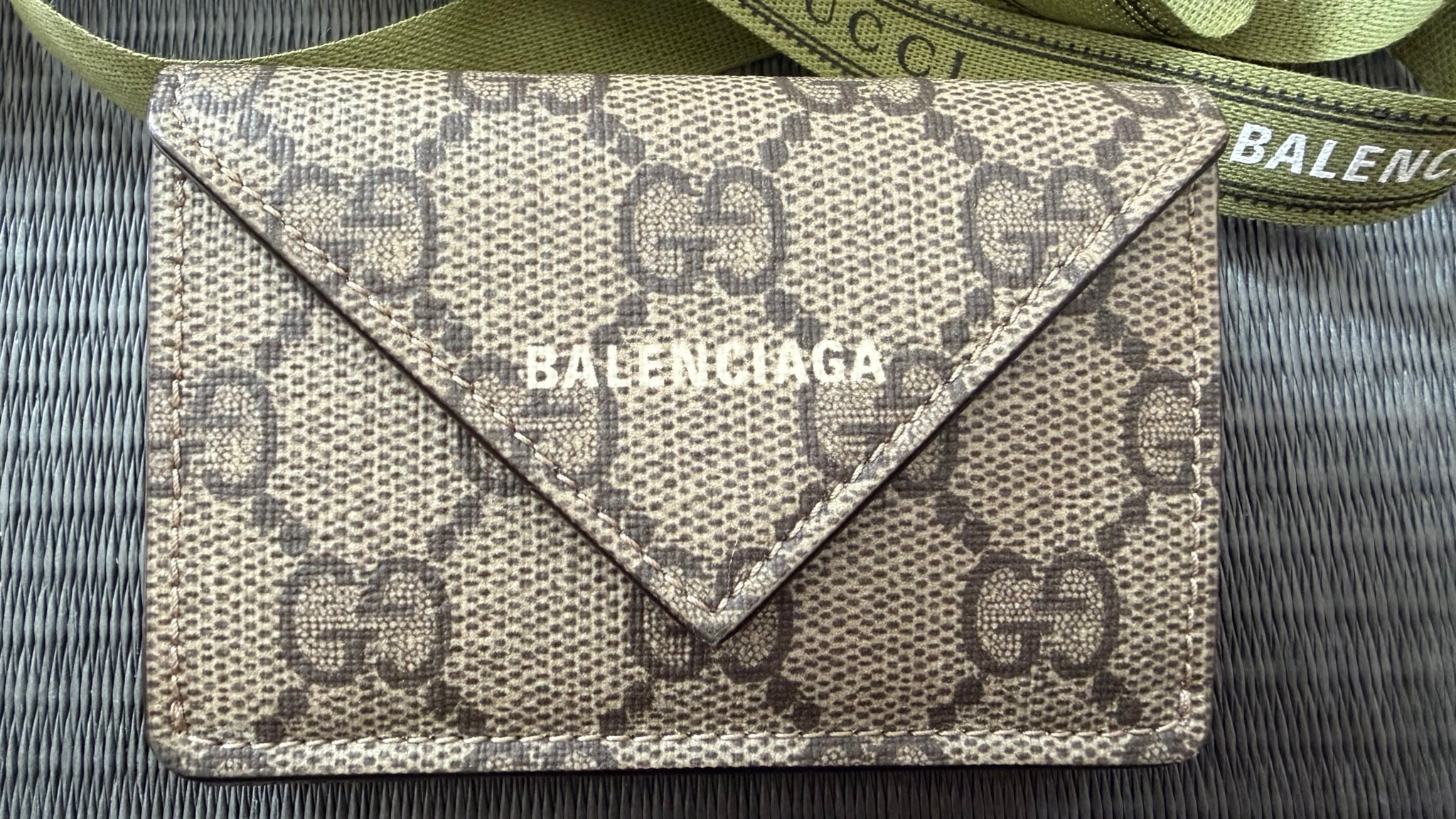GUCCI x BALENCIAGA The Hacker Papier Mini Wallet "Beige"