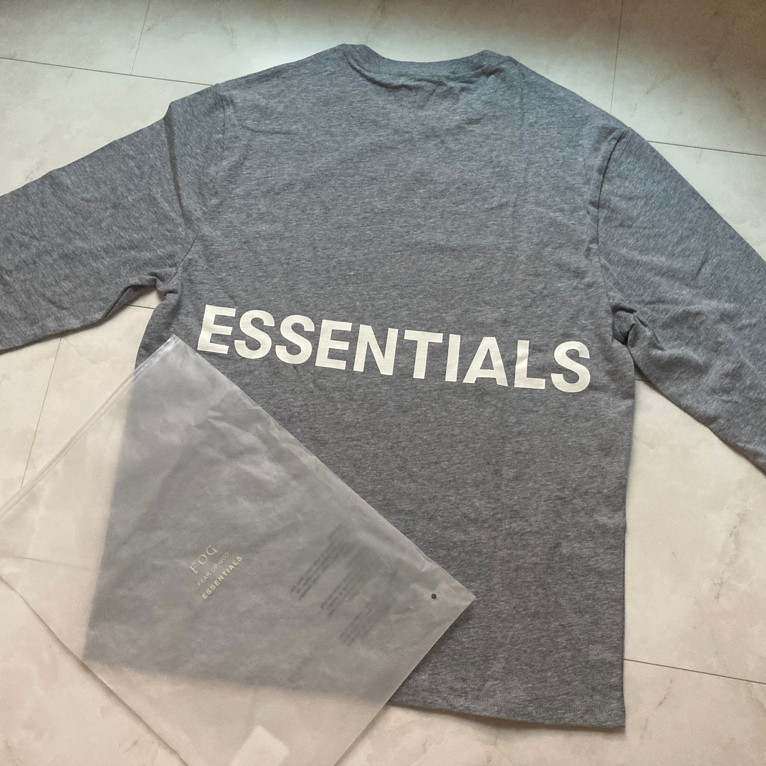 essentials ロンT グレー