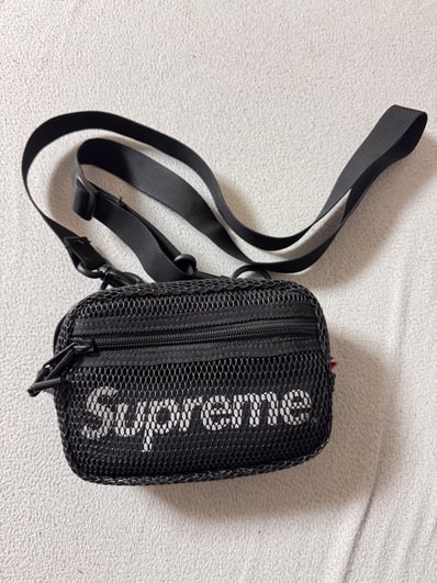 Supreme 20SS Small Shoulder Bag Supreme 20SS Small Shoulder Bag