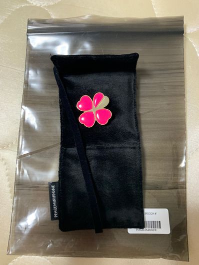 PEACEMINUSONE PMO CLOVER BROOCH #1 "Pink" / G-DRAGON
