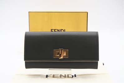 美品 FENDI フェンディ レザー ピーカブー コンチネンタル ウォレット 8M0377 長財布 カーキ ベージュ レザー レディース