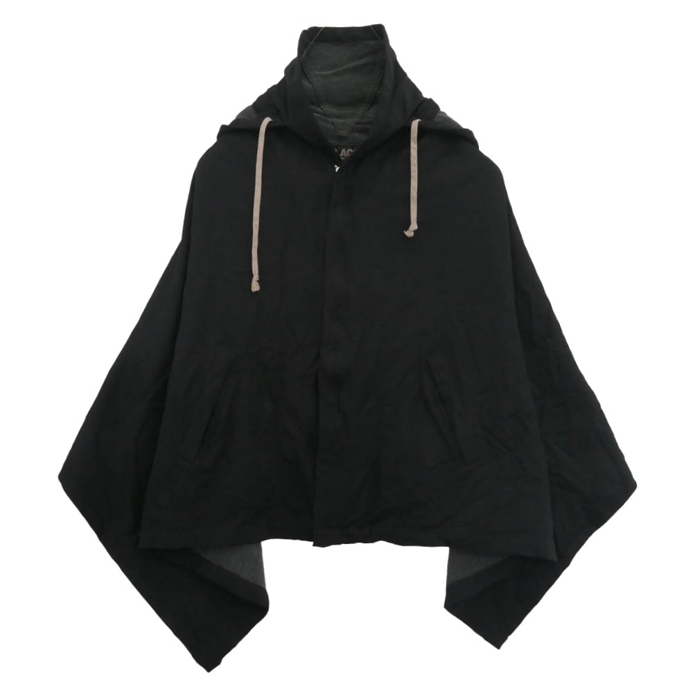 BLACK COMME des GARCONS ブラックコムデギャルソン ジャケット AD2010 1G-J024 エステル製品加工 ポリ縮 ポリエステル縮絨 フーデッド ケープ ポンチョ ブラック系【中古】