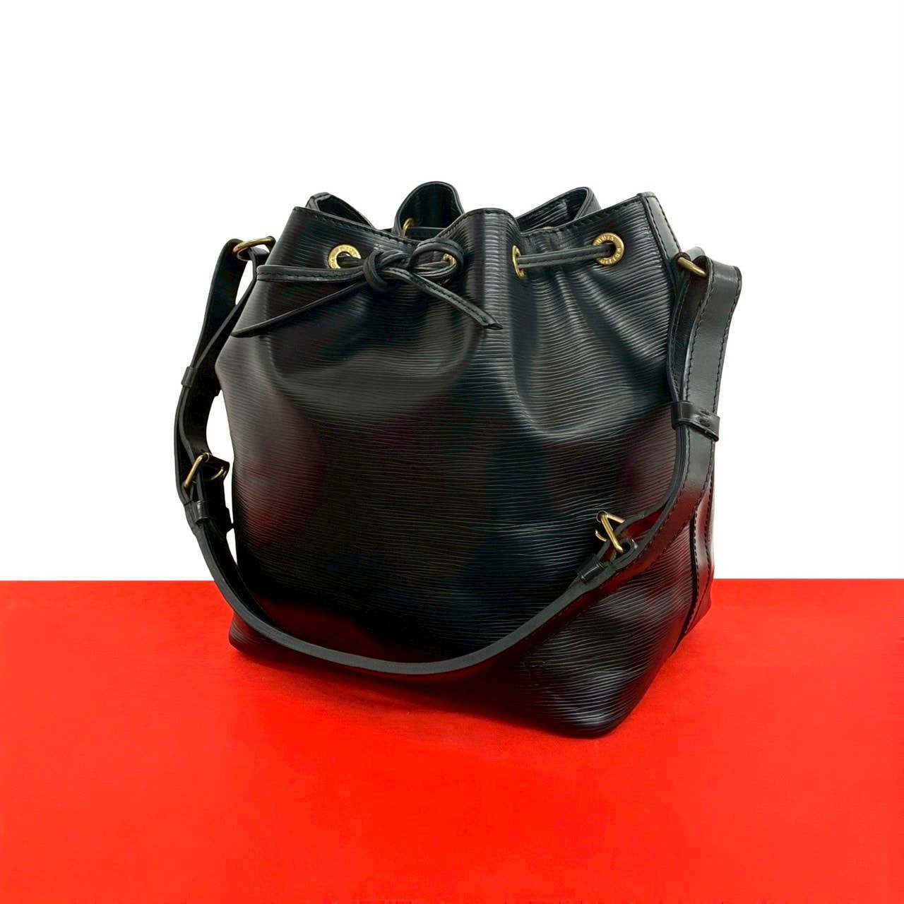 LOUIS VUITTON ルイヴィトン プチノエ エピ レザー ショルダーバッグ ブラック
 36498