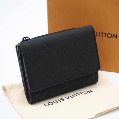 美品 LOUIS VUITTON ルイ・ヴィトン トリヨン ポルトフォイユ パイロット M82556 三つ折り財布 ブラック トリヨンレザー メンズ