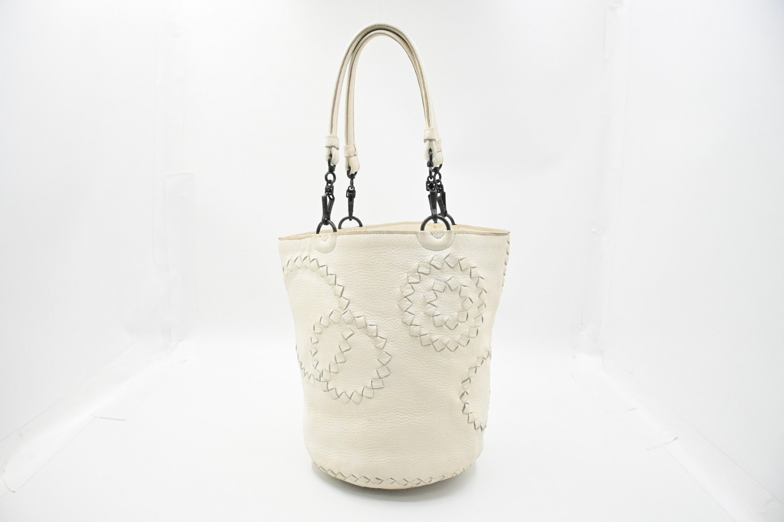 ボッテガヴェネタ イントレチャート 192979 VG0D0 9541