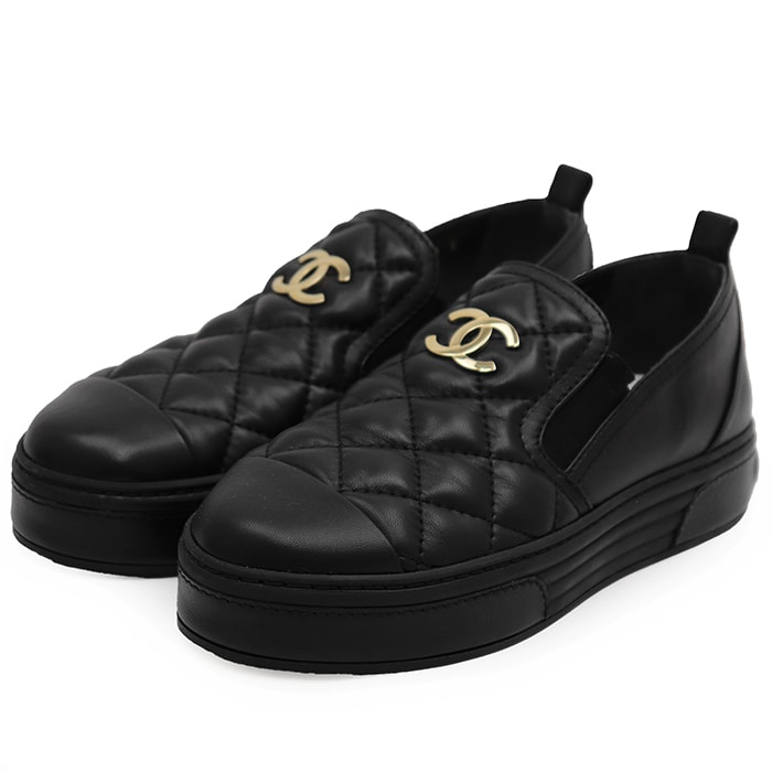 【新品同様】CHANEL シャネル スリッポン サイズ 38 レディース G39180 マトラッセ ココマーク レザー シューズ 靴 箱・袋付属 ブラック ゴールド 黒 金色 イタリア製