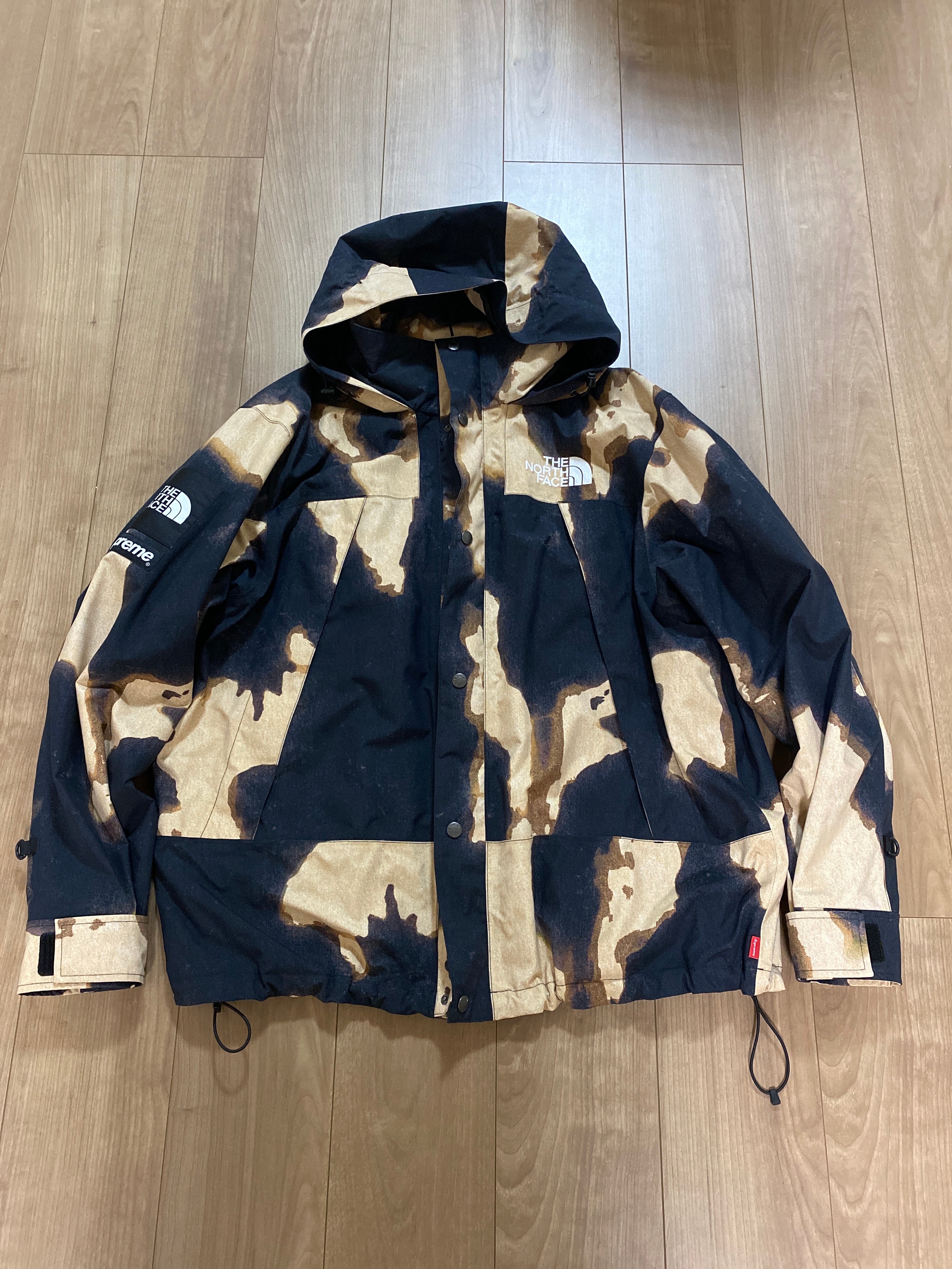 Supreme x The North Face Bleached Denim Print Mountain Jacket "Black"