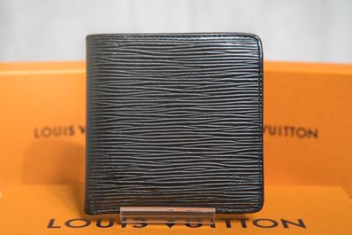 ルイヴィトン M63652 エピ ポルトフォイユ マルコ 折り財布