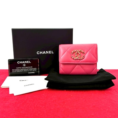 CHANEL シャネル ココマーク レザー 三つ折り財布 ピンク
23234
