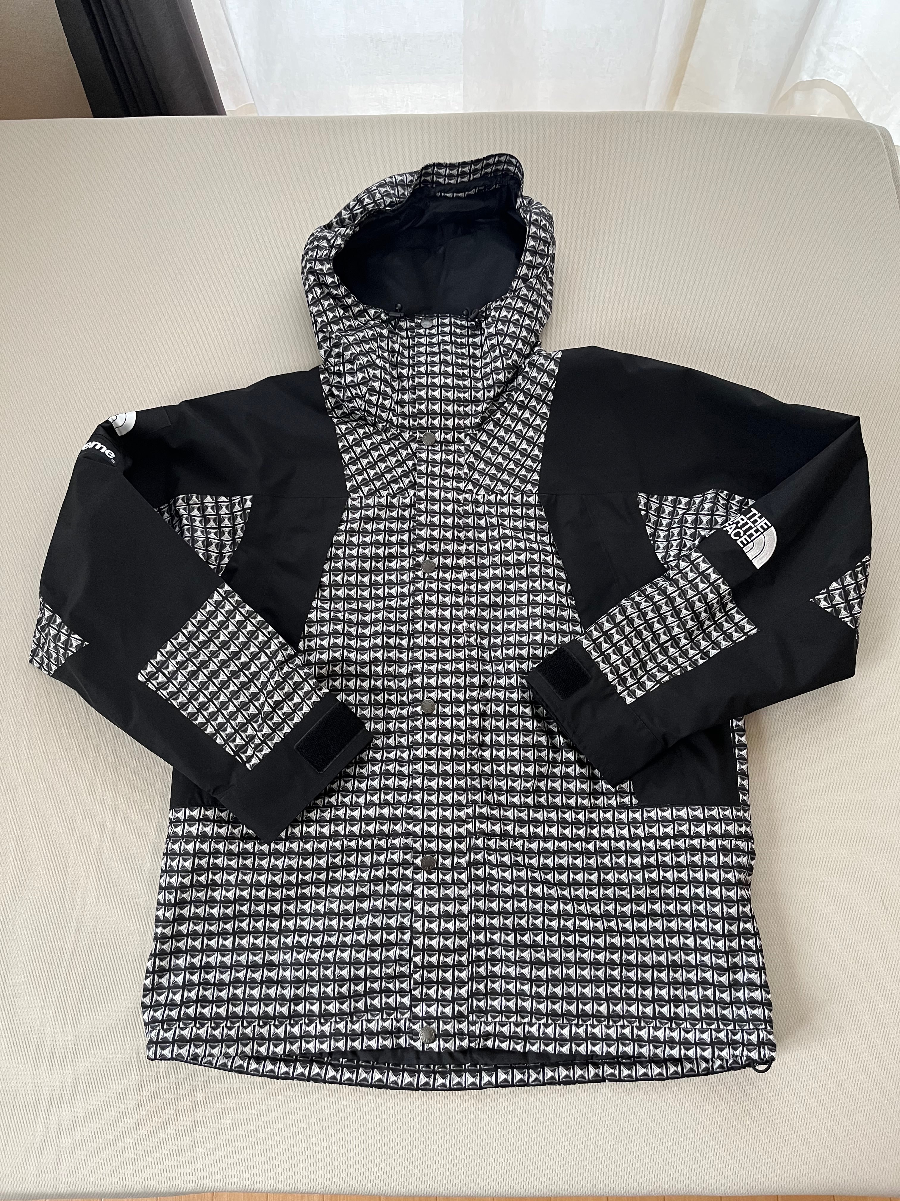 Supreme x The North Face Studded Mountain Light Jacket "Black"