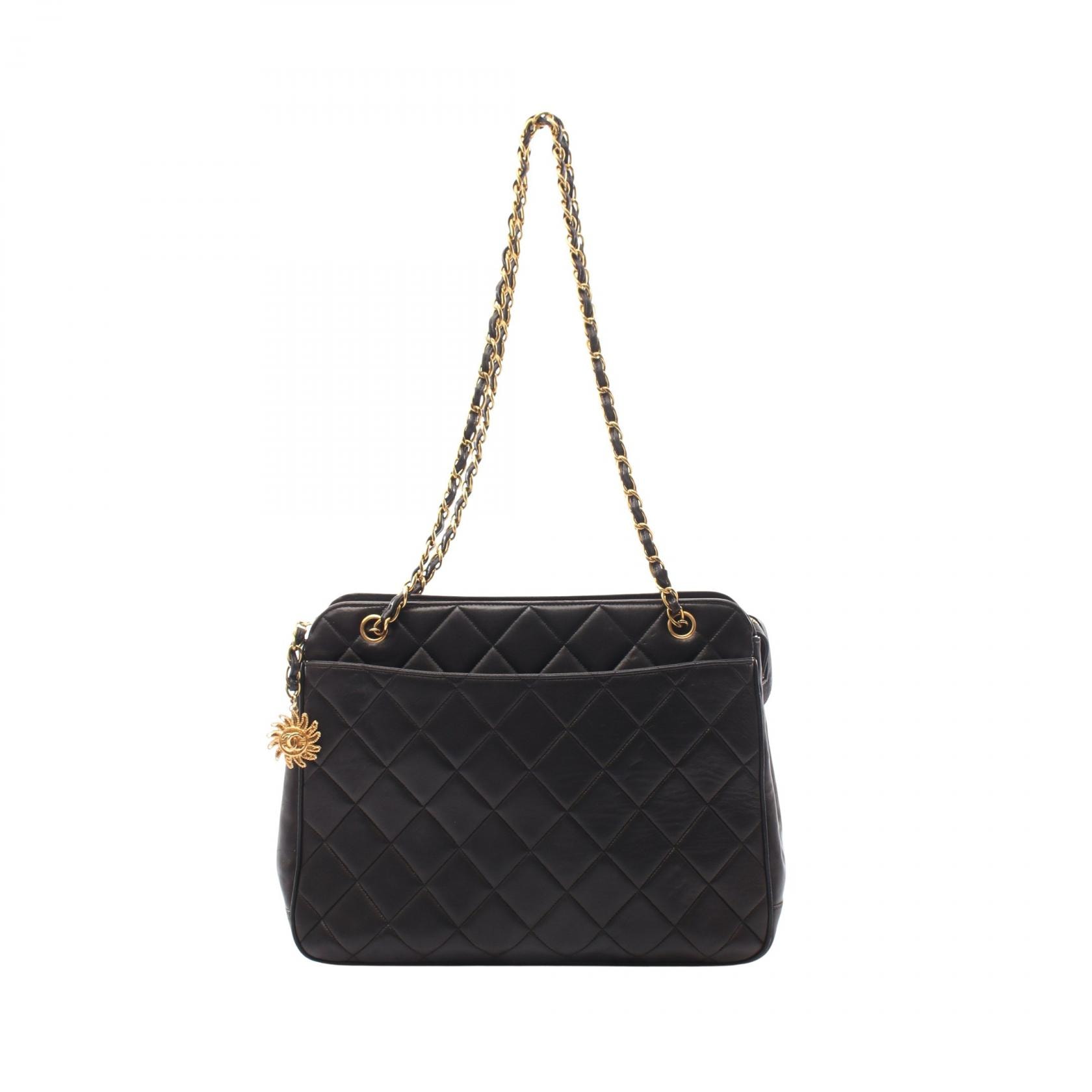 シャネル CHANEL マトラッセ ショルダーバッグ バッグ ラムスキン(羊革) レディース ブラック系 【中古】